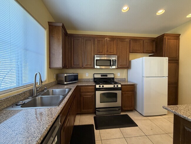 Building Photo - 10811 Ackers Dr