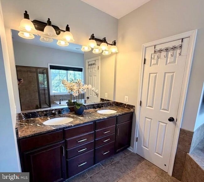 Building Photo - 43219 Amberleigh Farm Dr