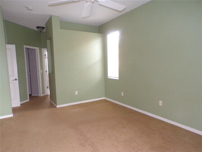 Building Photo - 2732 Royal Palm Dr
