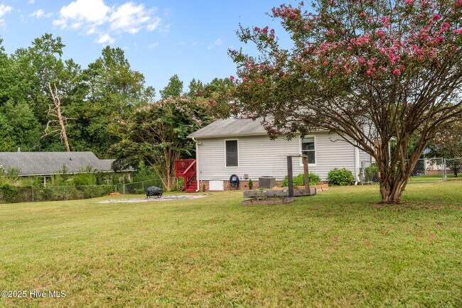 Building Photo - 39 Orrin Ct