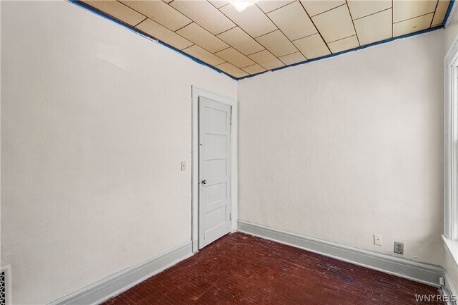 Building Photo - 213 Keystone St