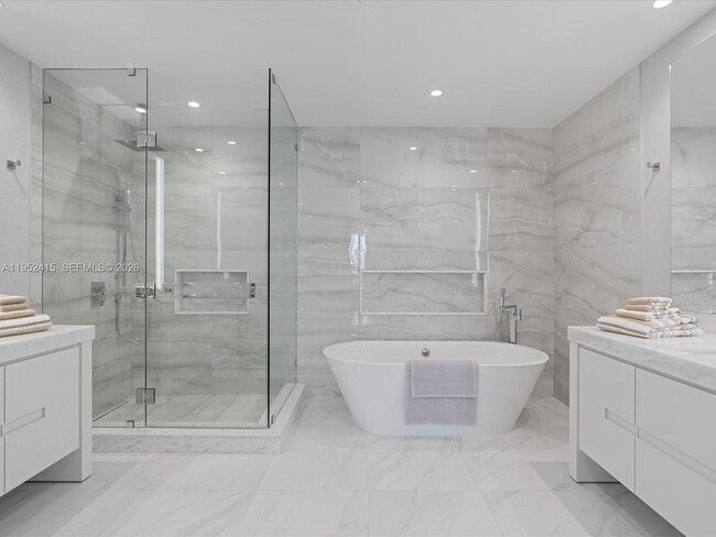 Building Photo - 220 SE Mizner Blvd