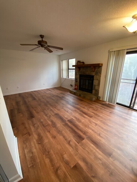 Building Photo - 925 Hunting Ridge Rd