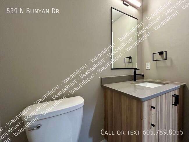 Building Photo - 539 BUNYAN Dr