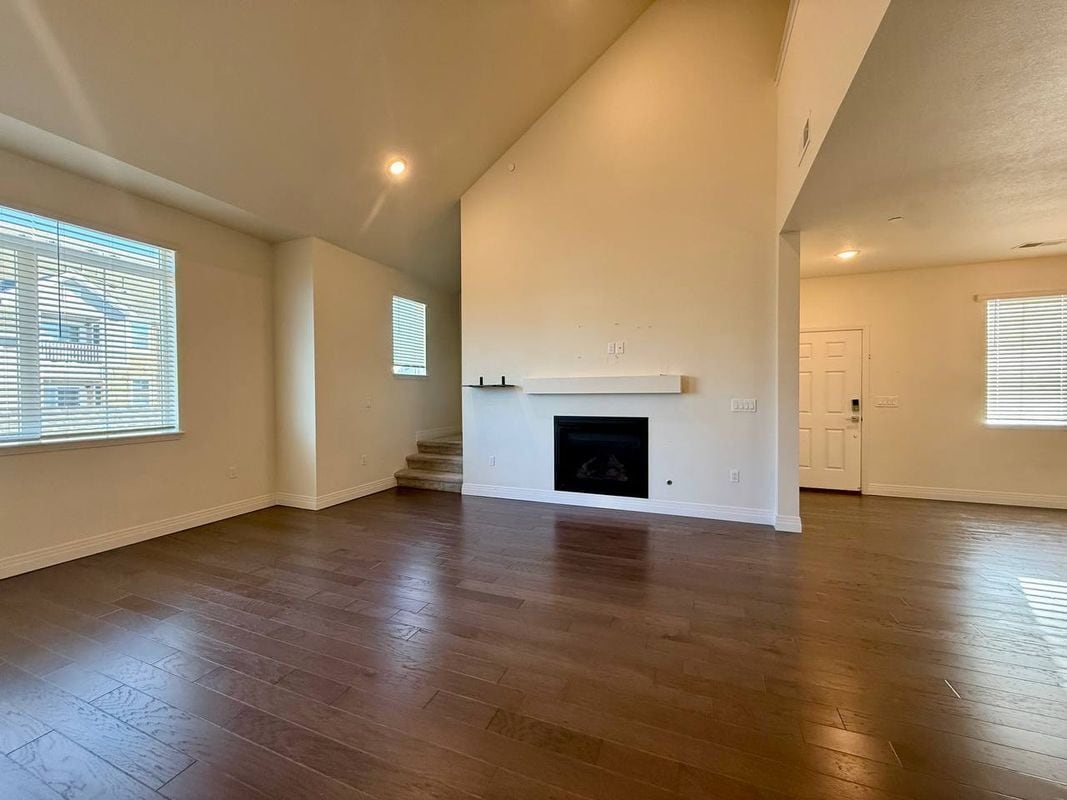 Building Photo - 1851 S Dunkirk St