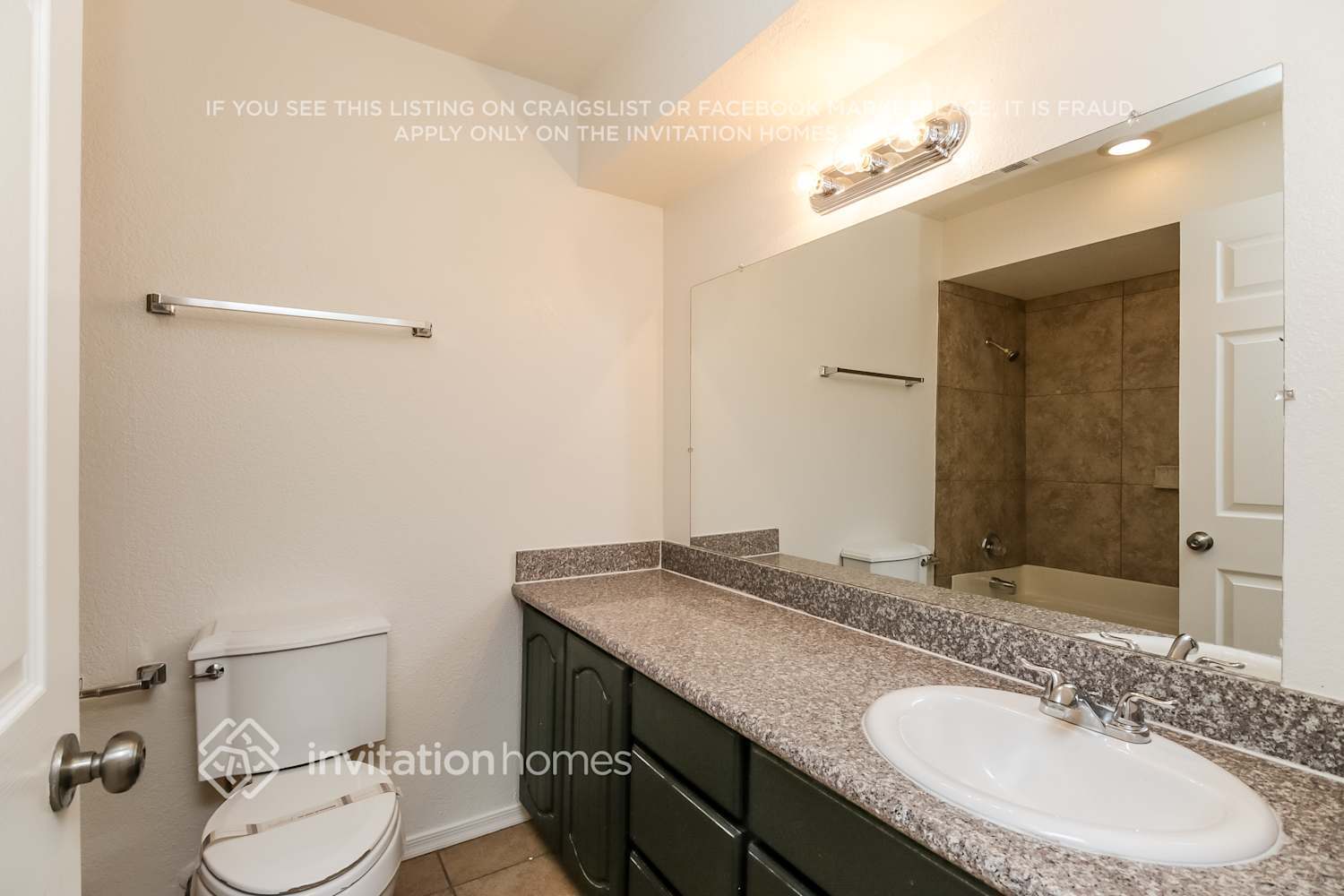 Building Photo - 1376 E 30th Ave