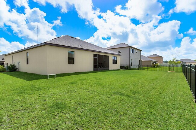 Building Photo - Sawgrass Lakes