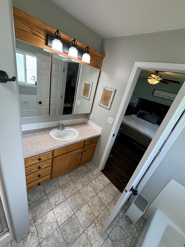 Building Photo - 4301 E Nibley Cir
