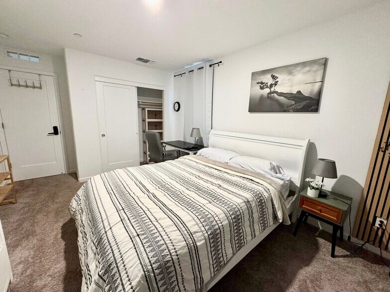 Building Photo - 8809 Polka Way
