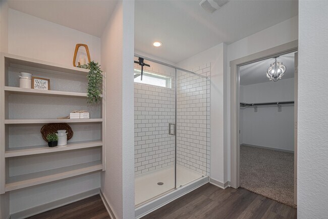 Building Photo - 14519 Sweetwater Dr