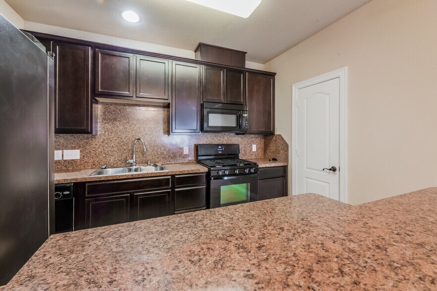 Building Photo - 23733 Briar Tree Dr