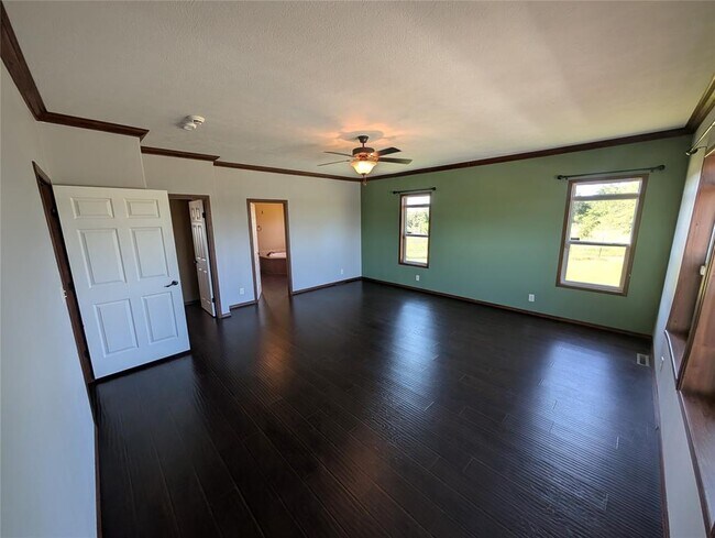Building Photo - 13908 Kelly Dr