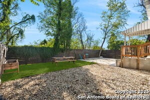 Building Photo - 810 Dakota St