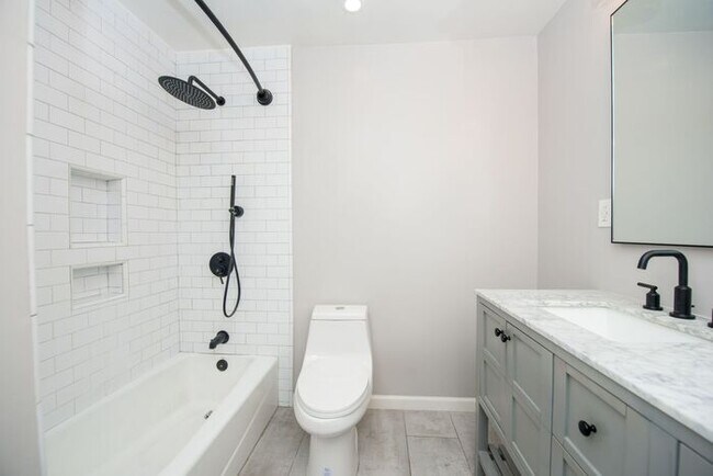 Building Photo - Walk to the Beach