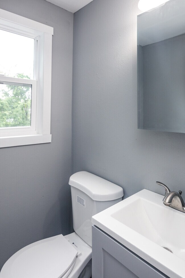 1/2 Bathroom - 3375 Robinet Dr