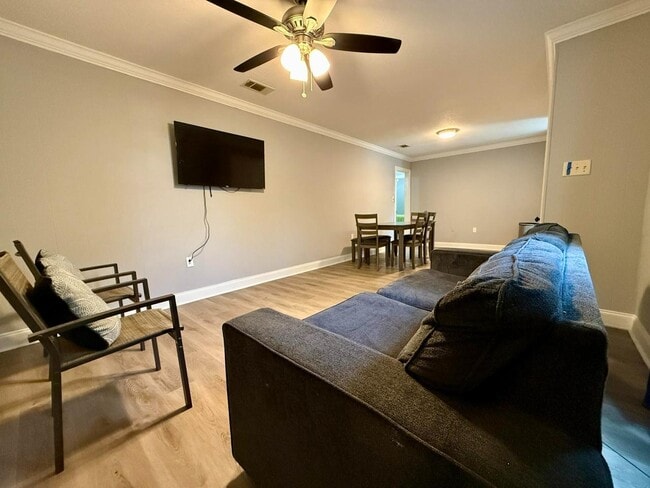 Building Photo - 306 N 40th Ave