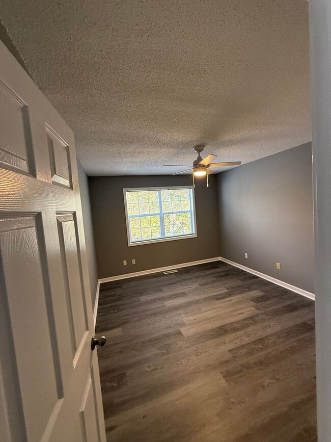 Building Photo - 92 Woodfield Pl