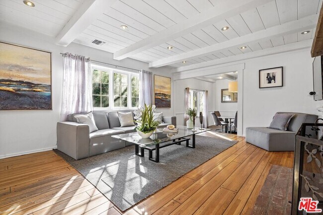 Building Photo - 23057 Sylvan St