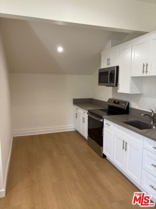 Building Photo - 9736 Tujunga Canyon Pl