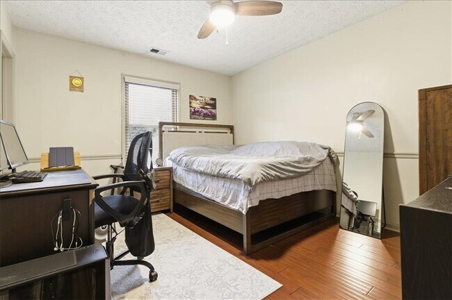 Building Photo - 2025 Kristian Way