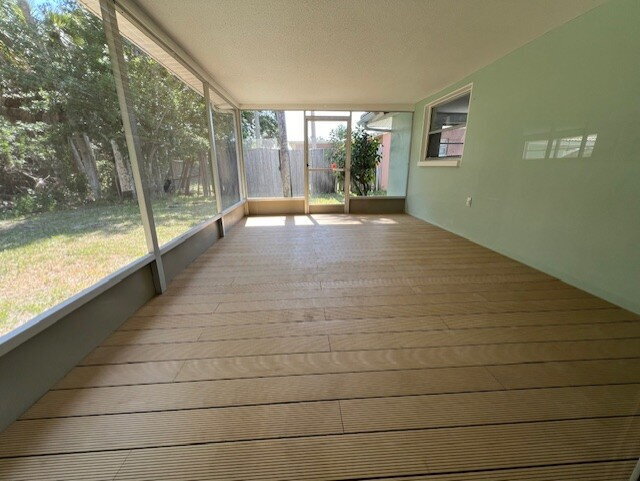 Building Photo - Beautiful 3/2 house in Gulf Harbor