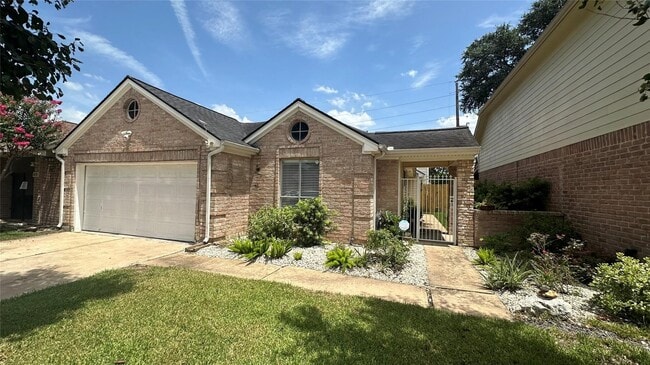 Primary Photo - 4626 Green Trail Dr