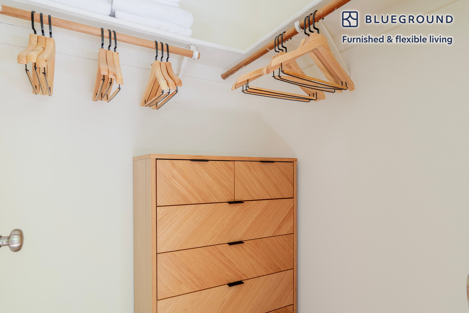 Building Photo - 1600 Villa St