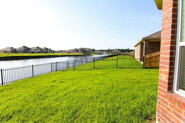 Building Photo - 29647 Clover Shore Dr