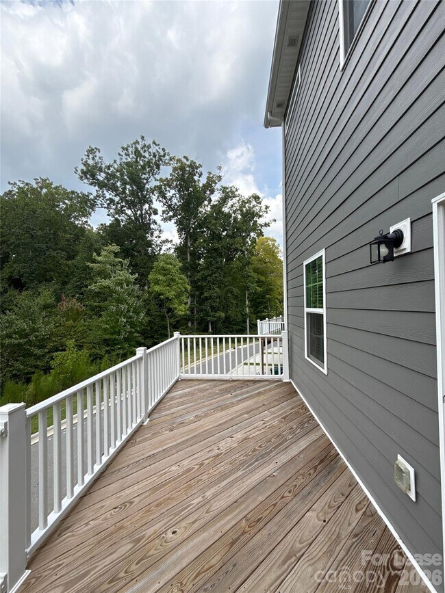Building Photo - 422 Serenity Cir
