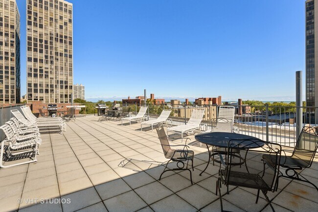 Building Photo - 2300 N Commonwealth Ave