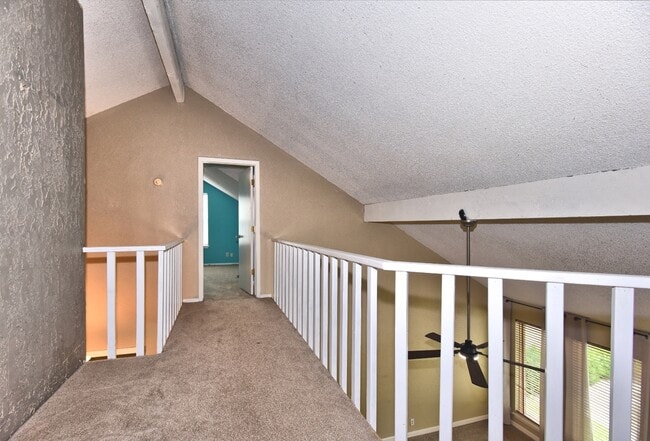 Building Photo - 2309 W Oakridge St