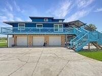 Building Photo - 9903 Bay Dr