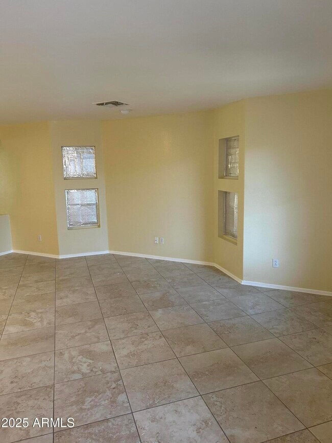 Building Photo - 6406 W El Cortez Pl