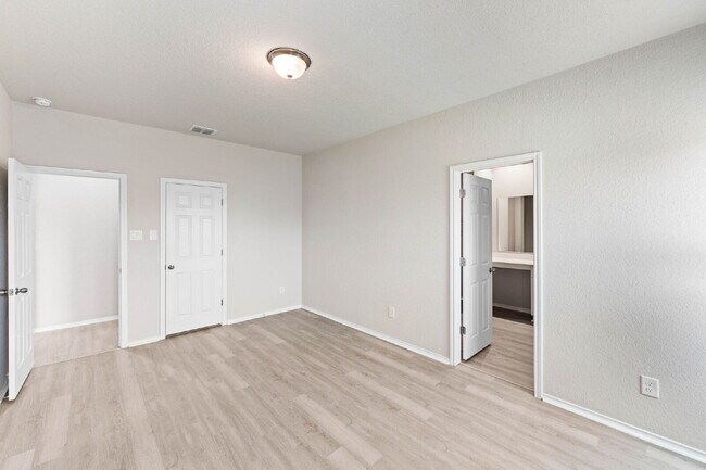 Building Photo - 7126 Mesa Cliffs