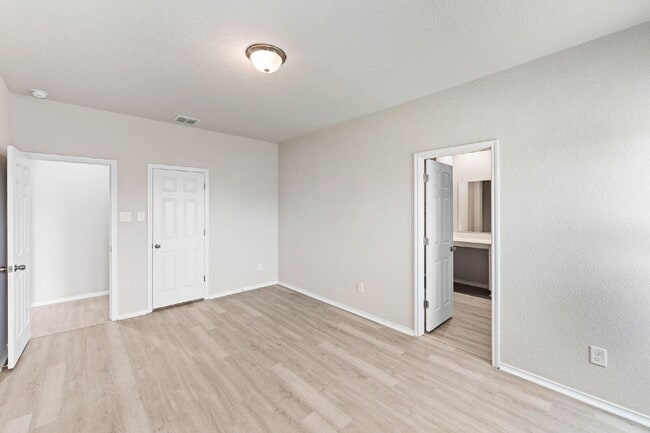 Building Photo - Comfortable Living in Converse – 3 Bedroom...