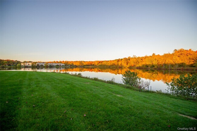 Building Photo - 87 Kensington Way