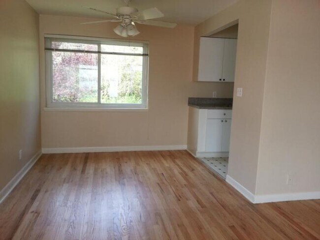 Building Photo - 1 bedroom in Seattle WA 98144
