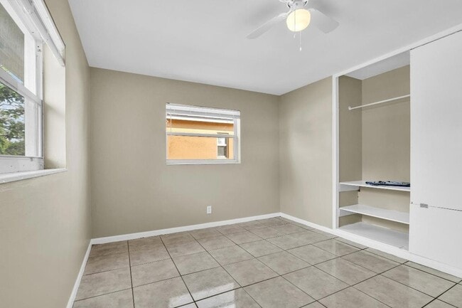 Building Photo - 184 SE 27th Way