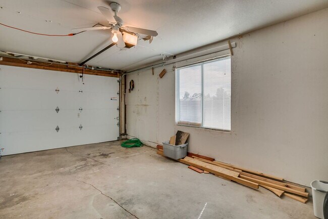 Building Photo - 460 N 64th Pl