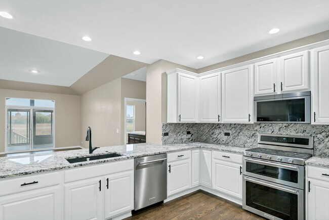 Building Photo - 2660 Harnish Dr