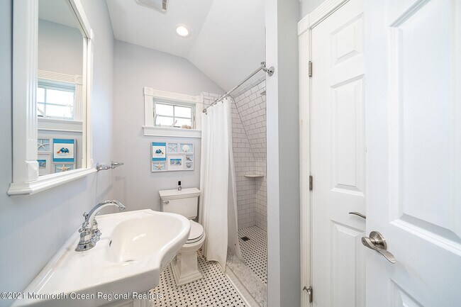 Building Photo - 13 Atlantic Ave