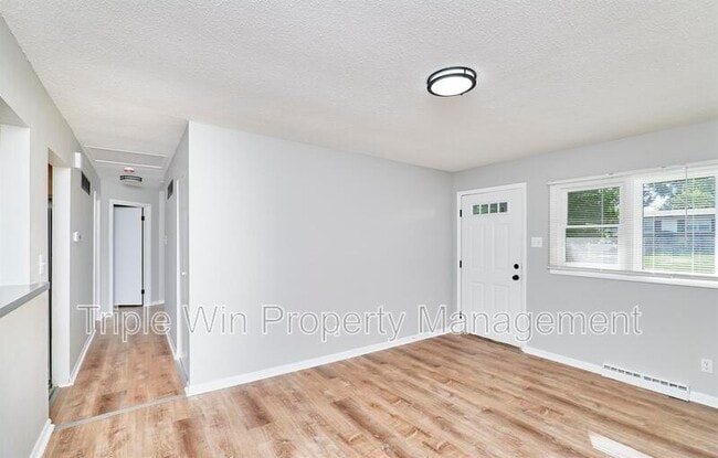 Building Photo - 10531 Fabick Dr