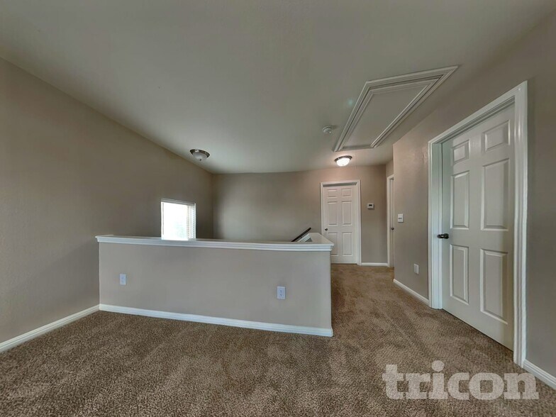 Building Photo - 5343 Marsh Ln