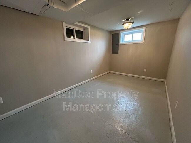 Building Photo - 15471 U.S. Rte 1