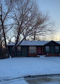 Building Photo - 808 Dondee Dr