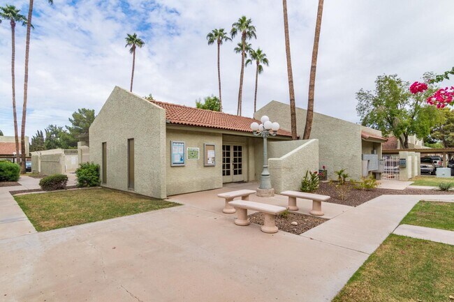 Building Photo - 222 W Brown Rd