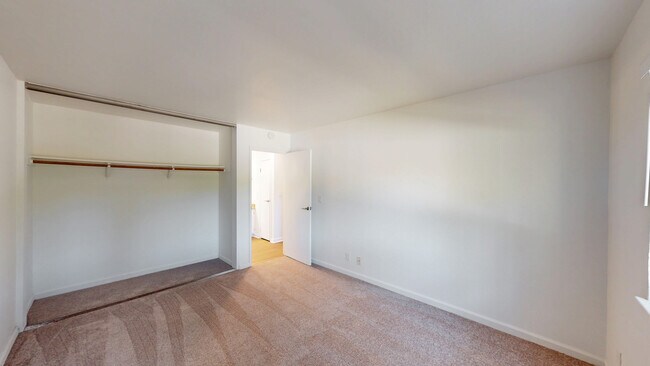 Building Photo - 415 Ignacio Blvd