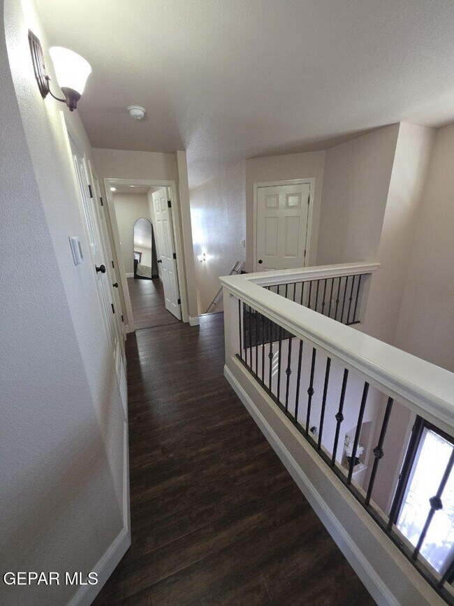 Building Photo - 12867 Hidden Grove Dr