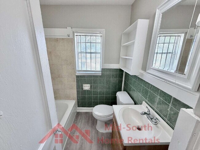 Building Photo - 566 Burlington Cir