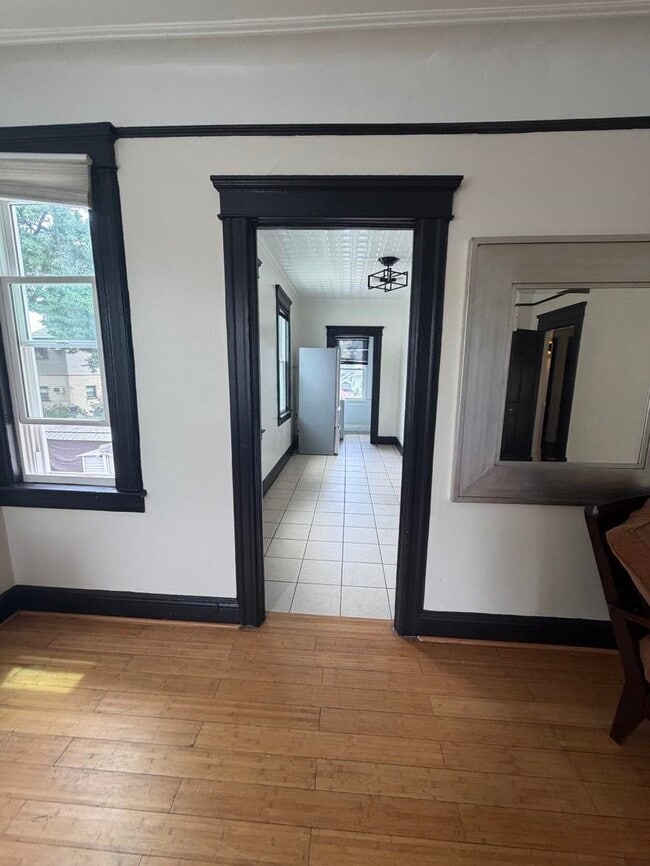 Building Photo - 425 75th St